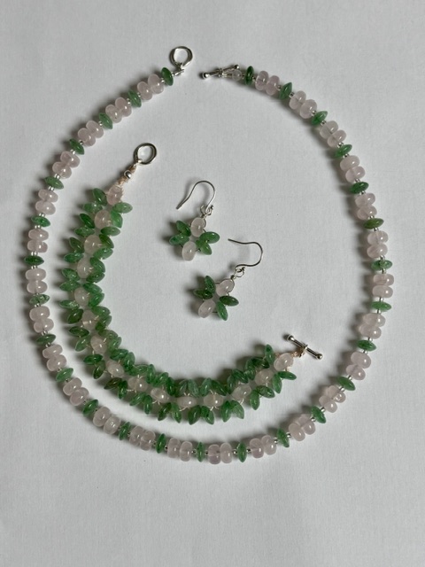 Jewellery by Theresia Cadwallader